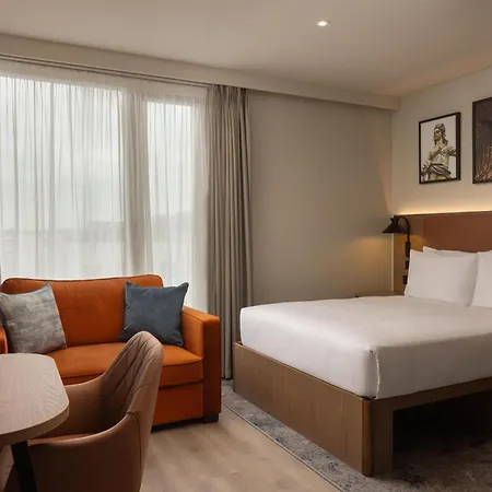فندق Home2 By Hilton Centre 4*