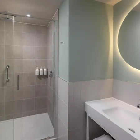 فندق Home2 By Hilton Centre 4*