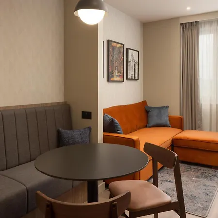Home2 By Hilton Centre فندق 4*