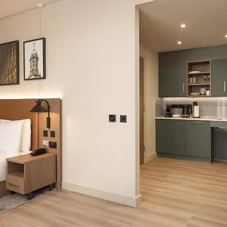 Home2 By Hilton Centre فندق