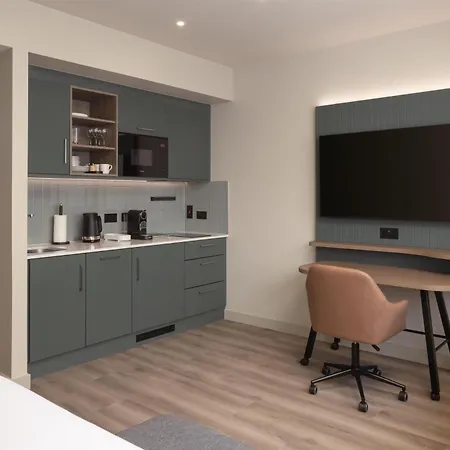 Home2 By Hilton Centre فندق