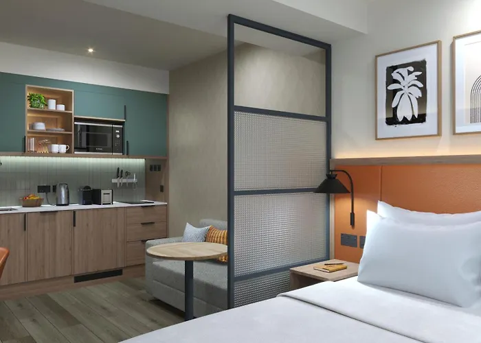 Отель Home2 By Hilton Centre