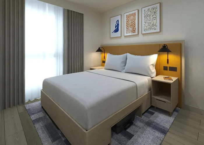 Home2 By Hilton Centre 酒店