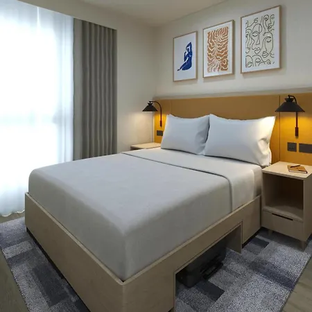 Home2 By Hilton Centre فندق